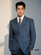 Traje de Boda de Tres Piezas en Lana con Rayas Doradas sobre Carbón, Cruzado, para el Novio