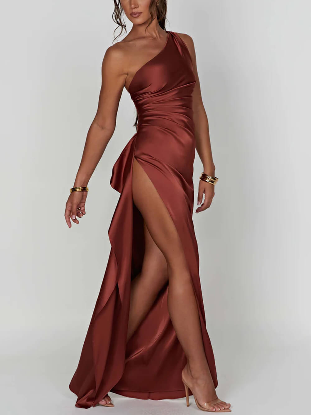 Maxikleid aus Satin mit Schlitz 