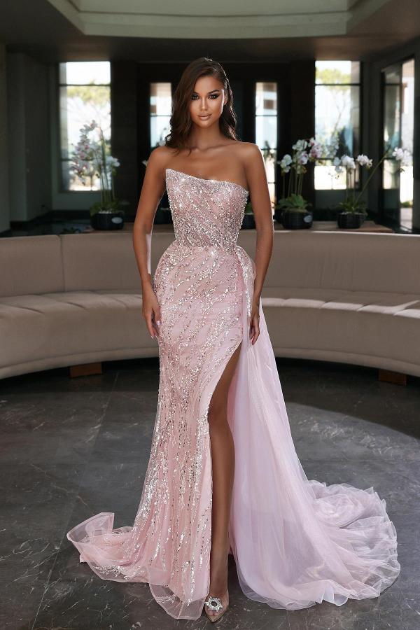Trägerloses rosa Meerjungfrau-Abendkleid mit Perlenbesatz und Schlitz