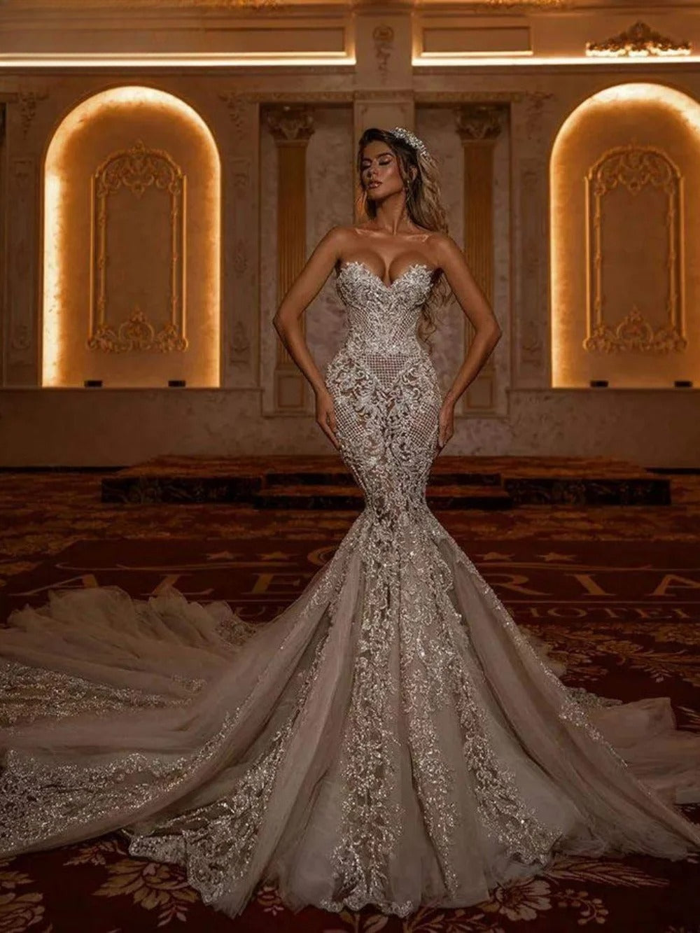 Sexy Herzausschnitt Hochzeitskleid 2025 Elegantes Meerjungfrauen-Brautkleid Reizvolles Spitzenkleid Ärmellos Bodenlang Maßgeschneidert