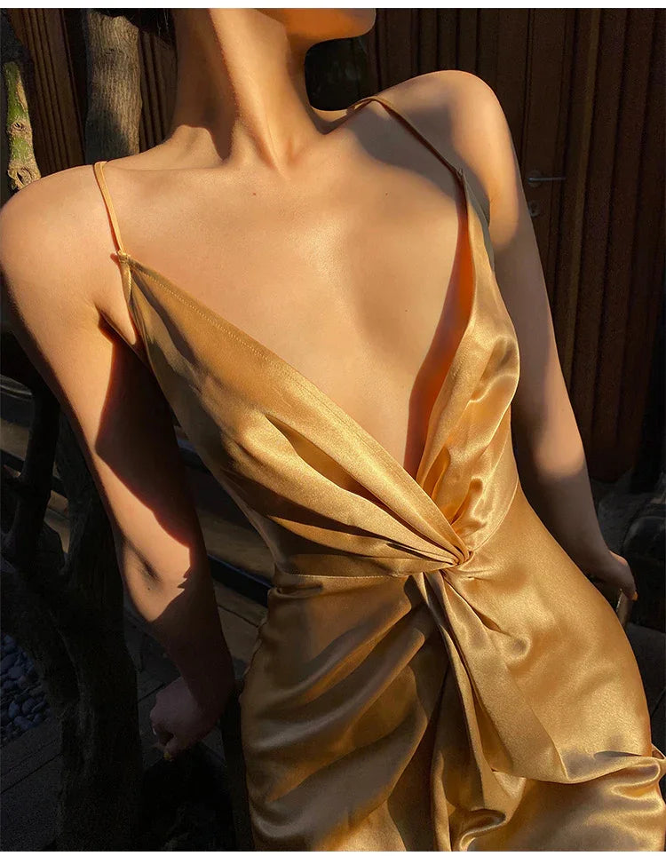 Vestido de fiesta sexy con escote halter en V, vestido de noche para baile de graduación en dorado champán Y8211