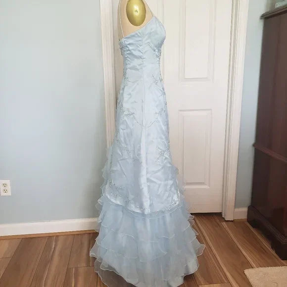 Vestido de baile elegante azul gelo com lantejoulas e contas, vestido de baile em linha A com camadas de tule Y7931