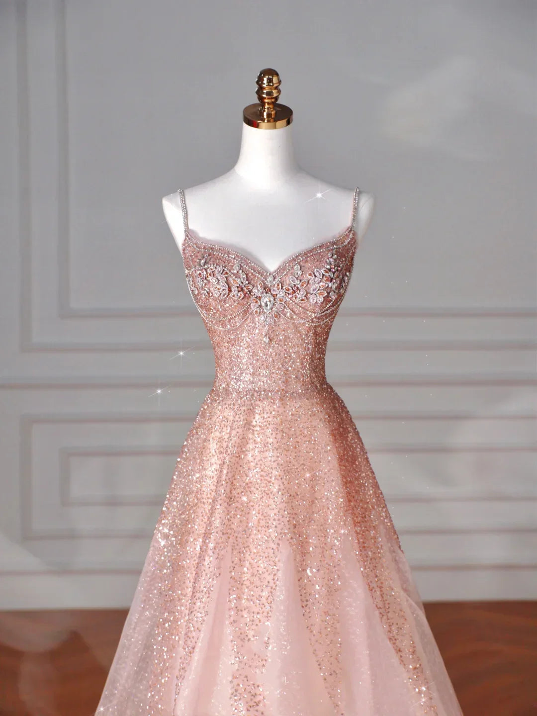 Abito da sera rosa con paillettes e perline in tulle, spalline sottili, linea a trapezio, modello Y8619