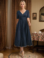 A-Linie V-Ausschnitt Wadenlanges Tüll-Spitzenkleid für die Brautmutter mit Plissee