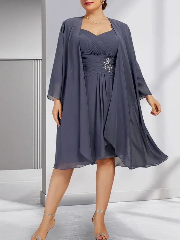 Abito da madre della sposa in chiffon a colonna a ginocchio con applicazioni di perline, pizzo, paillettes e pieghettature