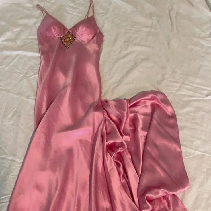 Splendido abito da sera lungo rosa con spalline sottili in raso e perline Y8216