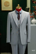 Costume trois pièces en laine gris clair | Costume sur mesure pour marié et affaires