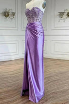 Eirene | Robe longue de bal en satin violette en forme de sirène avec perles