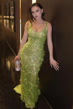 Elegant Green Spaghetti Strap Sleeveless Long Beaded Prom Dress