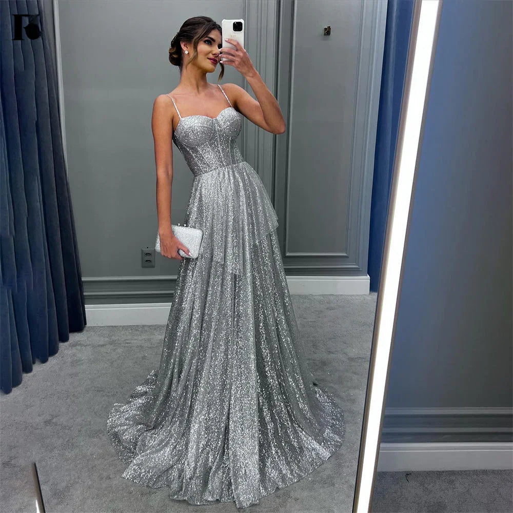 Abito da sera argento con spalline sottili, abito da festa con paillettes a balze, vestito da celebrità, abito da cerimonia nuziale