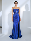 Vestido de noite sereia em cetim azul real sem alças | Vestido de baile com recorte e racha