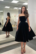 Stylish Black Short Strapless Sleeveless Tea Length Velvet Prom Dress