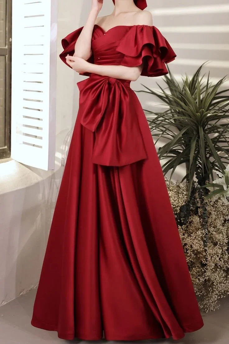 Robe de bal rouge avec manches cloche et dos lacé Y6067
