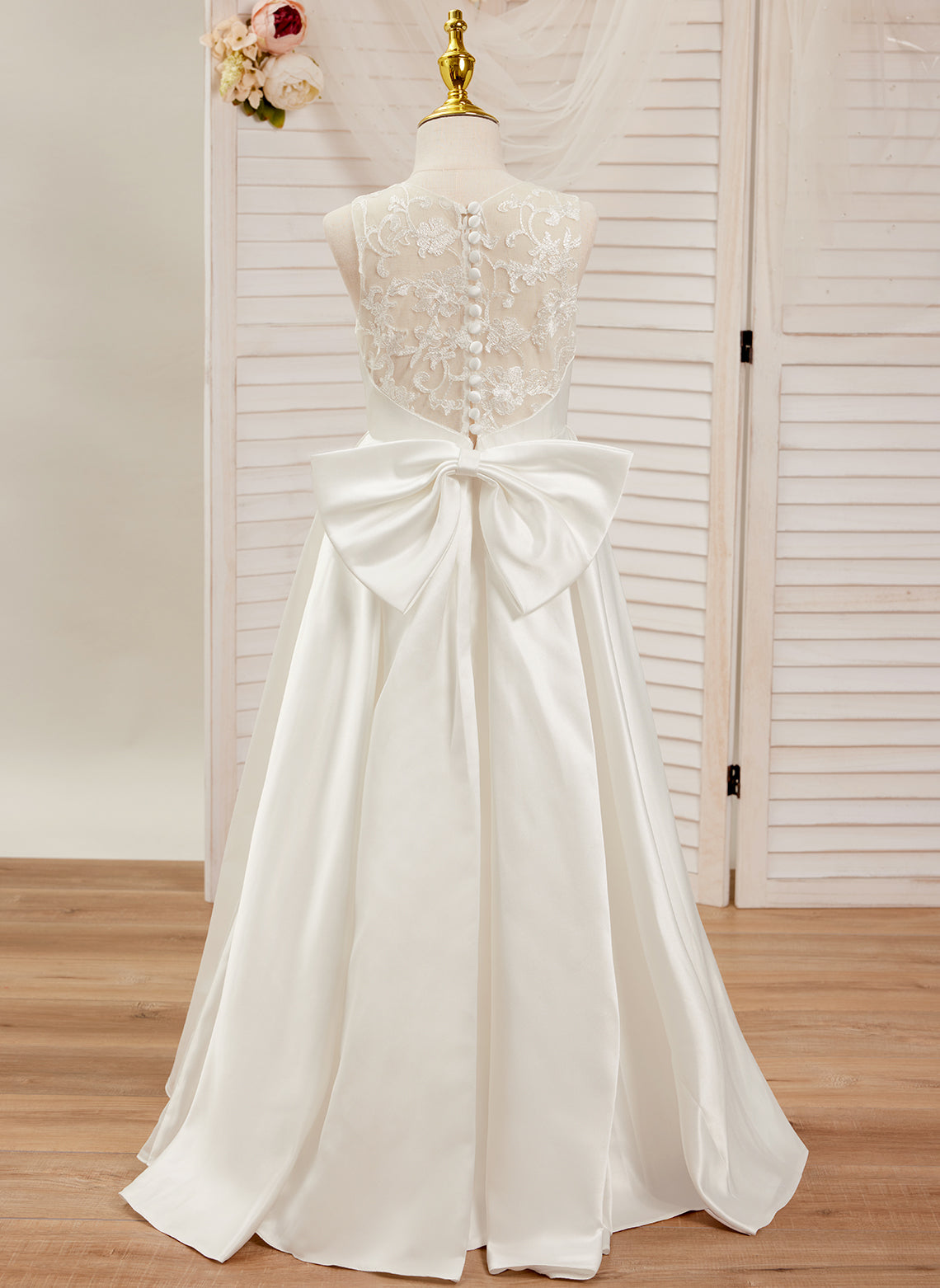 Robe de demoiselle d'honneur de première communion en satin et dentelle coupe A-line 