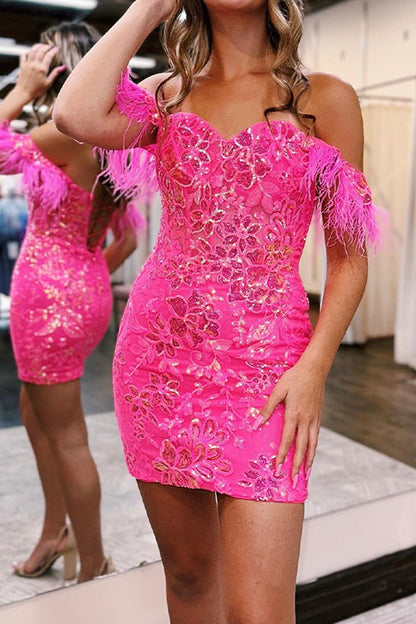 Vestidos de fiesta ajustados con encaje, plumas, hombros descubiertos y apliques de lentejuelas