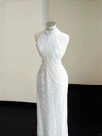 Abito lungo da sera elegante bianco con catena di perle e paillettes Y8670