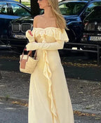 Elegante abito lungo crema da sera con spalle scoperte, volant e spacco, abito da festa Y7975