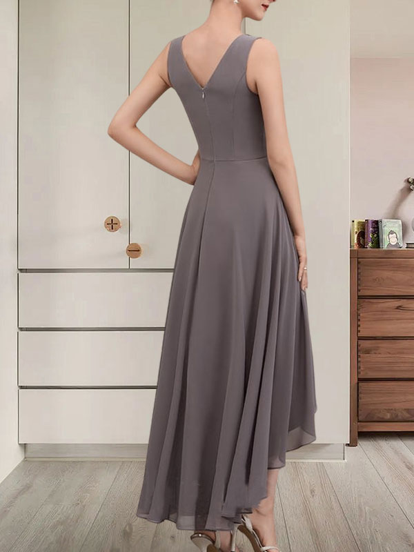 Vestido de gasa asimétrico para madre de la novia con escote en V, corte A y lentejuelas con abalorios