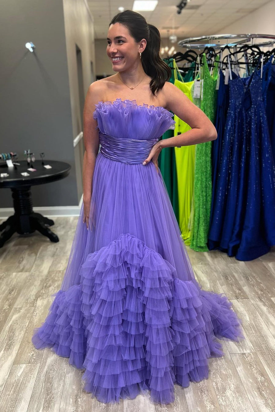 Vestido de fiesta largo de tul rosa con capas y sin tirantes, corte A
