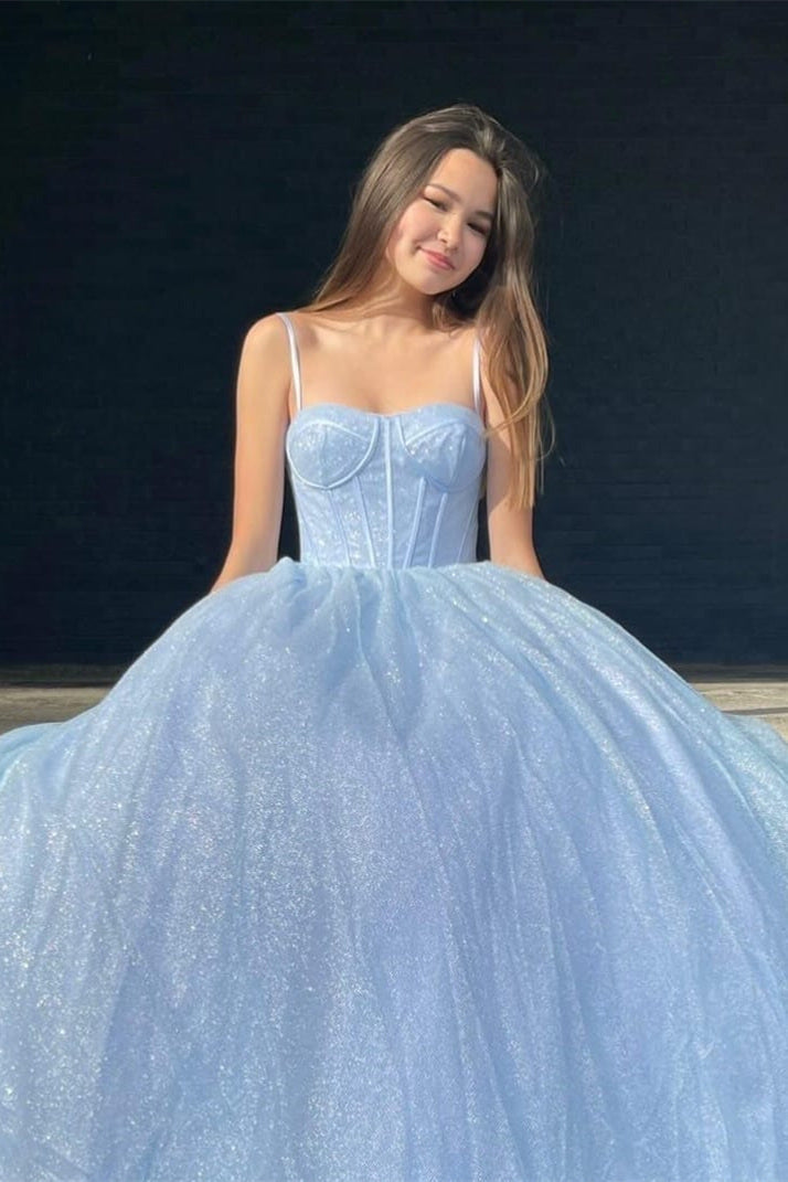 Vestido formal largo con tirantes lavanda y corte A