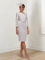 فساتين أم العروس برقبة مجوهرة بطول الركبة بتصميم ضيق/عمود