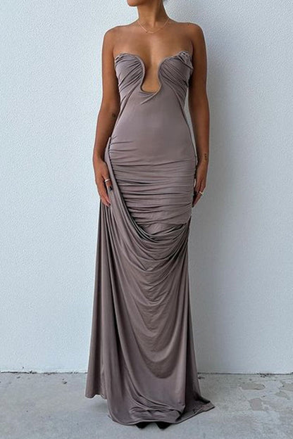 Elegante vestido sin tirantes 