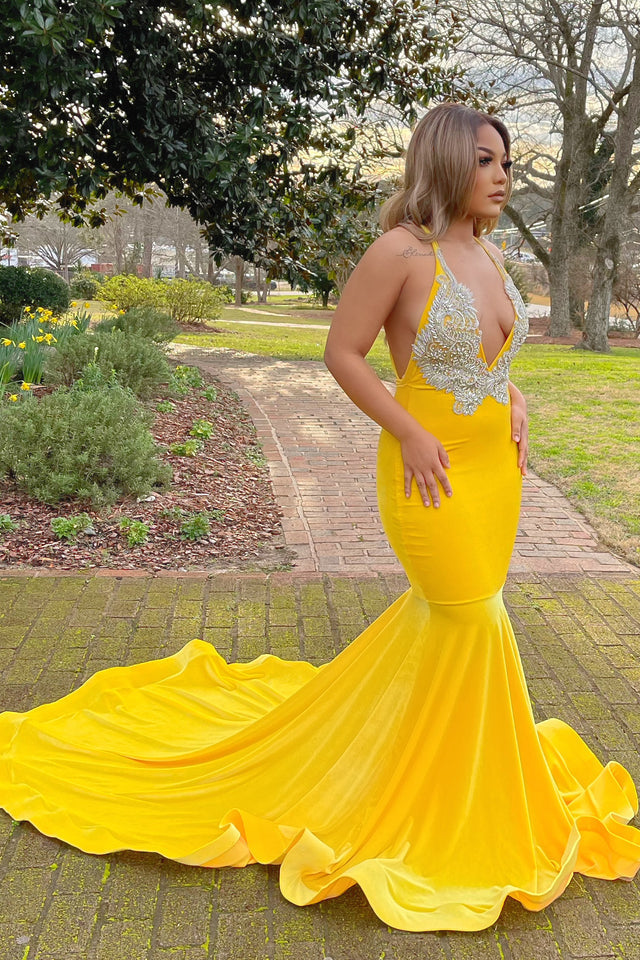 Robe de bal jaune longue sirène à col en V avec application