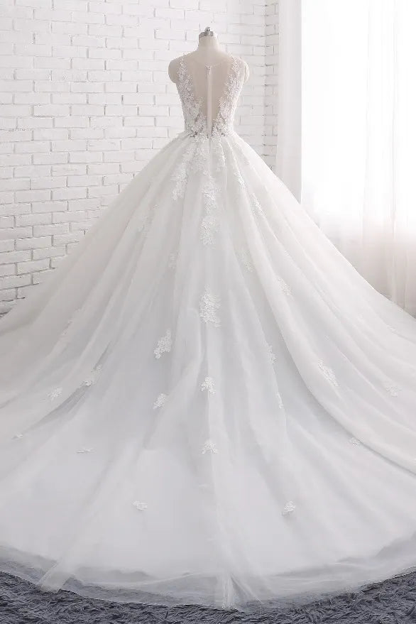 Romantic Long Train Sleeveless Tulle Wedding Dress With Appliques Lace