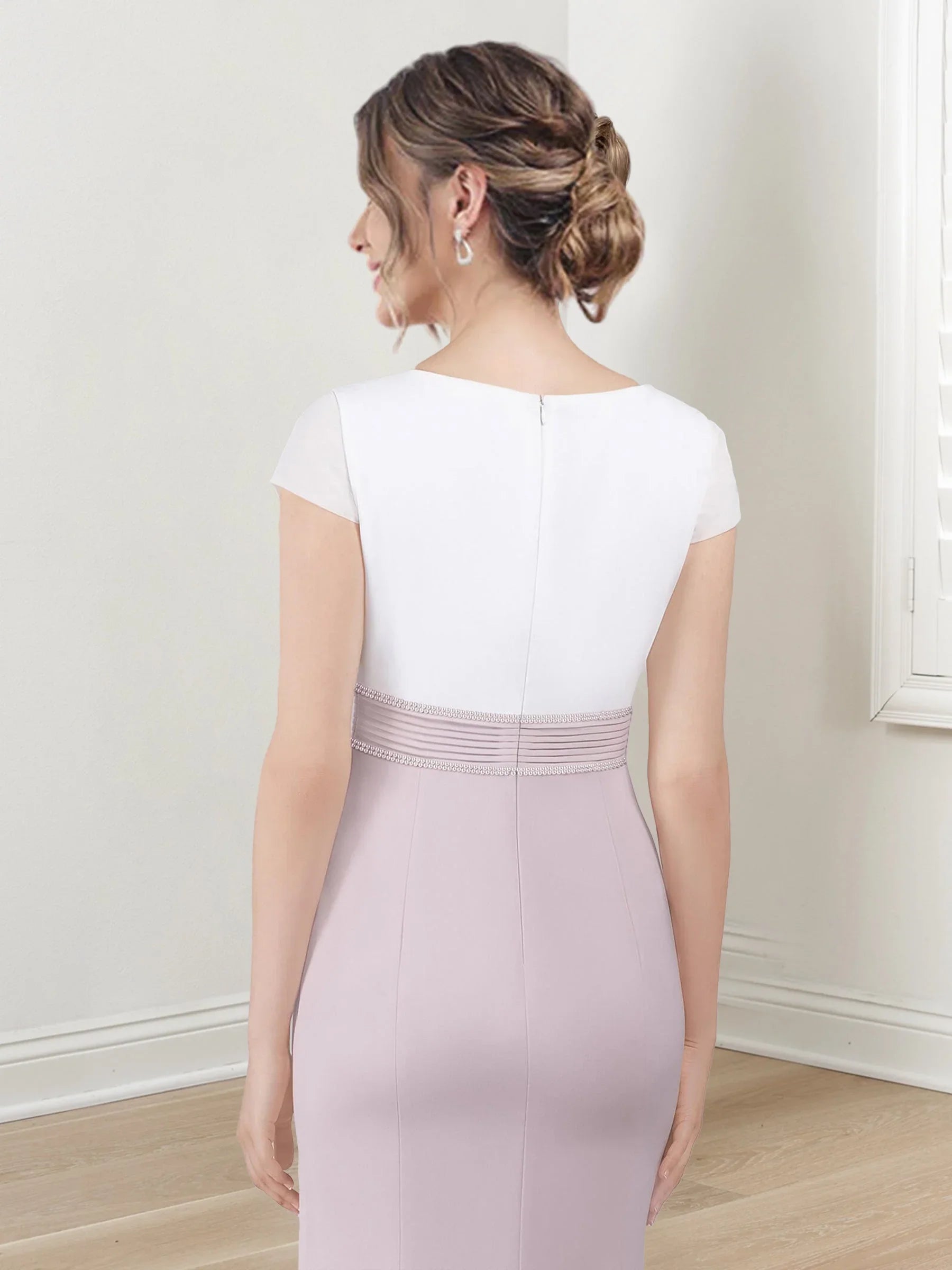 Vestidos de madrina de corte recto/columnar con escote en V y largo hasta el té