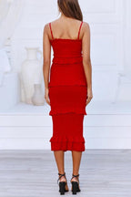 Robe tube ajustée avec bretelles et fronces à la mode