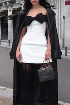 Vestido mini de fiesta elástico con hombros descubiertos y lazo excepcionalmente elegante 