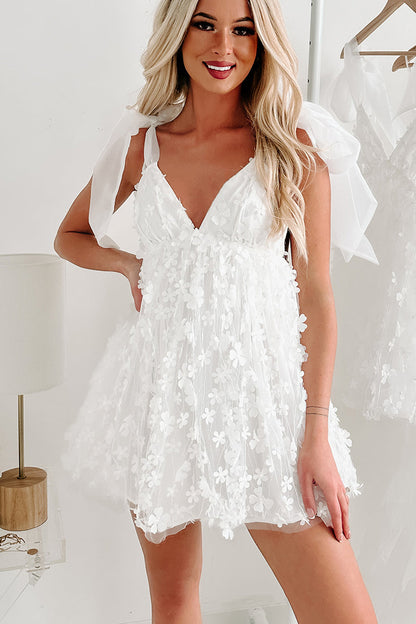 Blooming Love – Minikleid aus Tüll und Organza mit Blumenapplikation 
