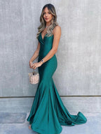 Vestido longo verde de cetim simples com decote em V e corte sereia para baile de finalistas Vestido de noite verde Y852