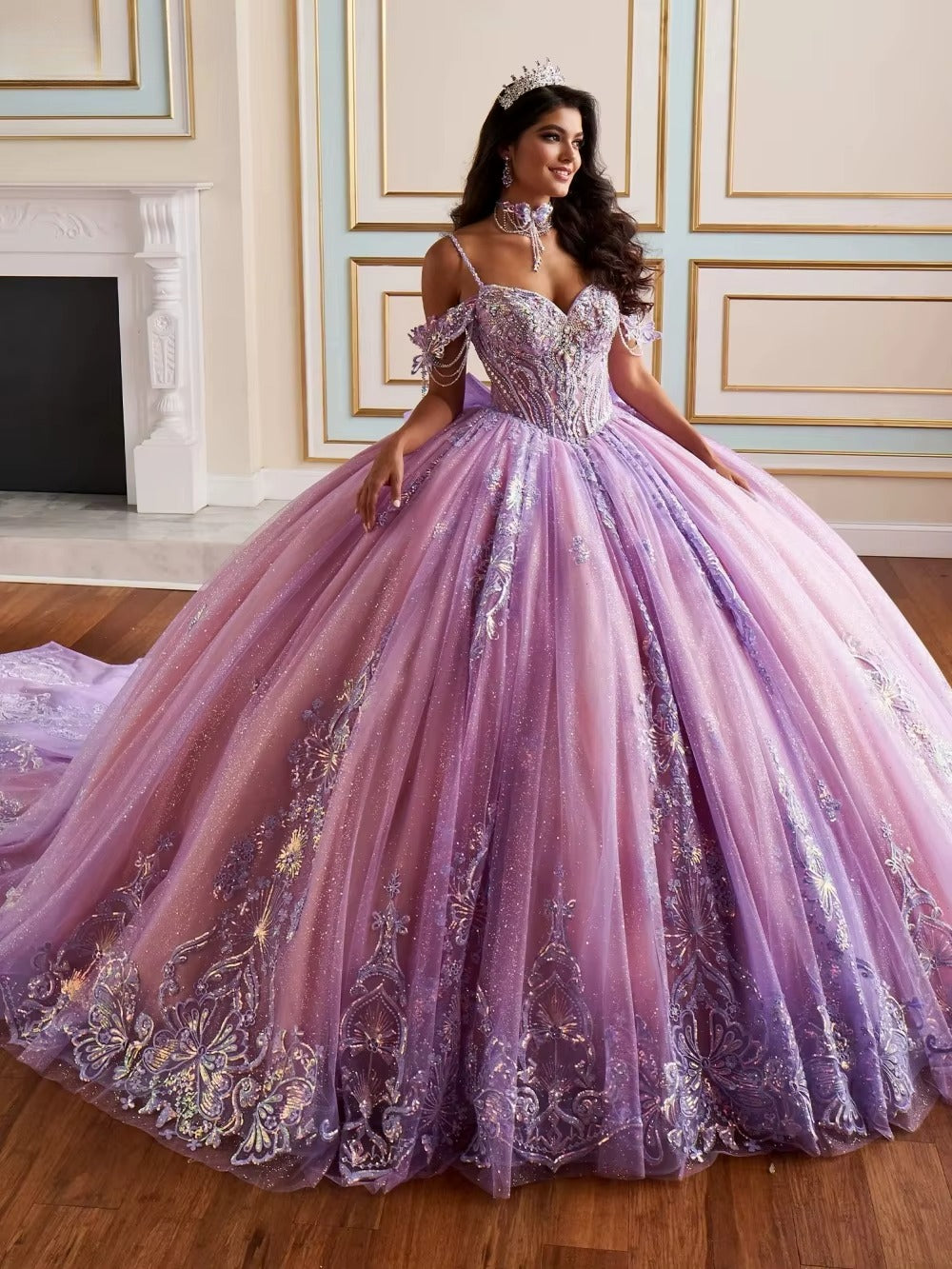Romantic Off-shoulder Quinceanera Dress Charming Metal Lace Applique Party Dress Shiny Sleeveless Party Gown 16 Customized