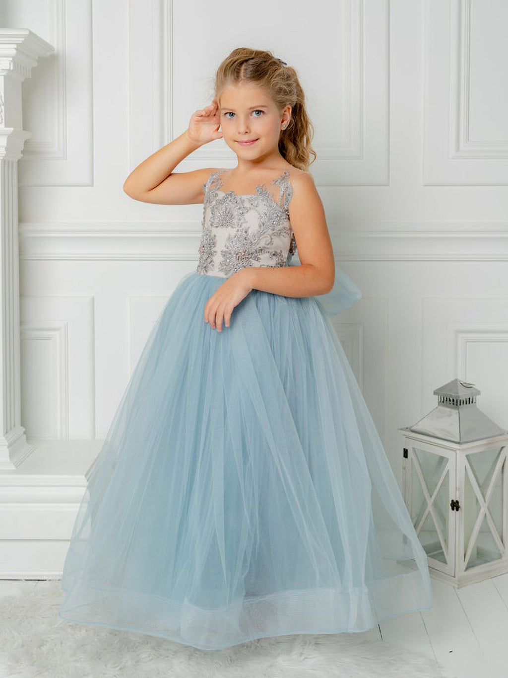 Blue Sleeveless Ball Gown For Flower Girls With Beads And Sequins