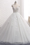 Romantic Long Train Sleeveless Tulle Wedding Dress With Appliques Lace