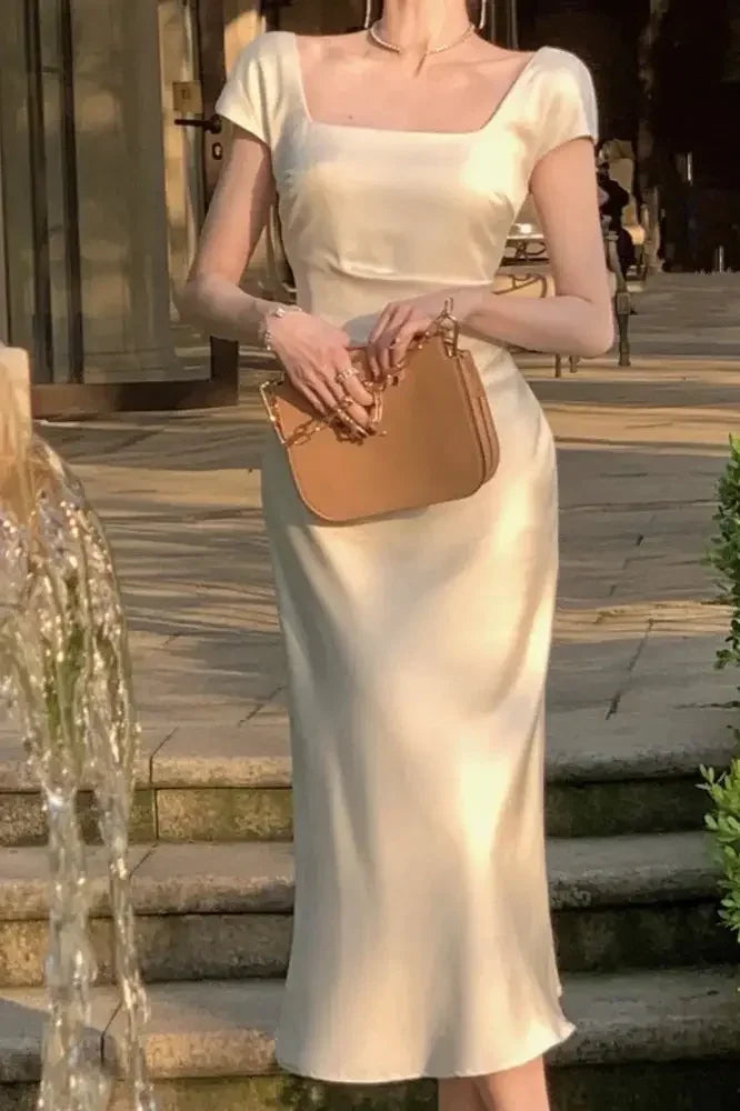 Abito lungo elegante da festa con scollo quadrato beige in raso, abito da sera a sirena Y7576