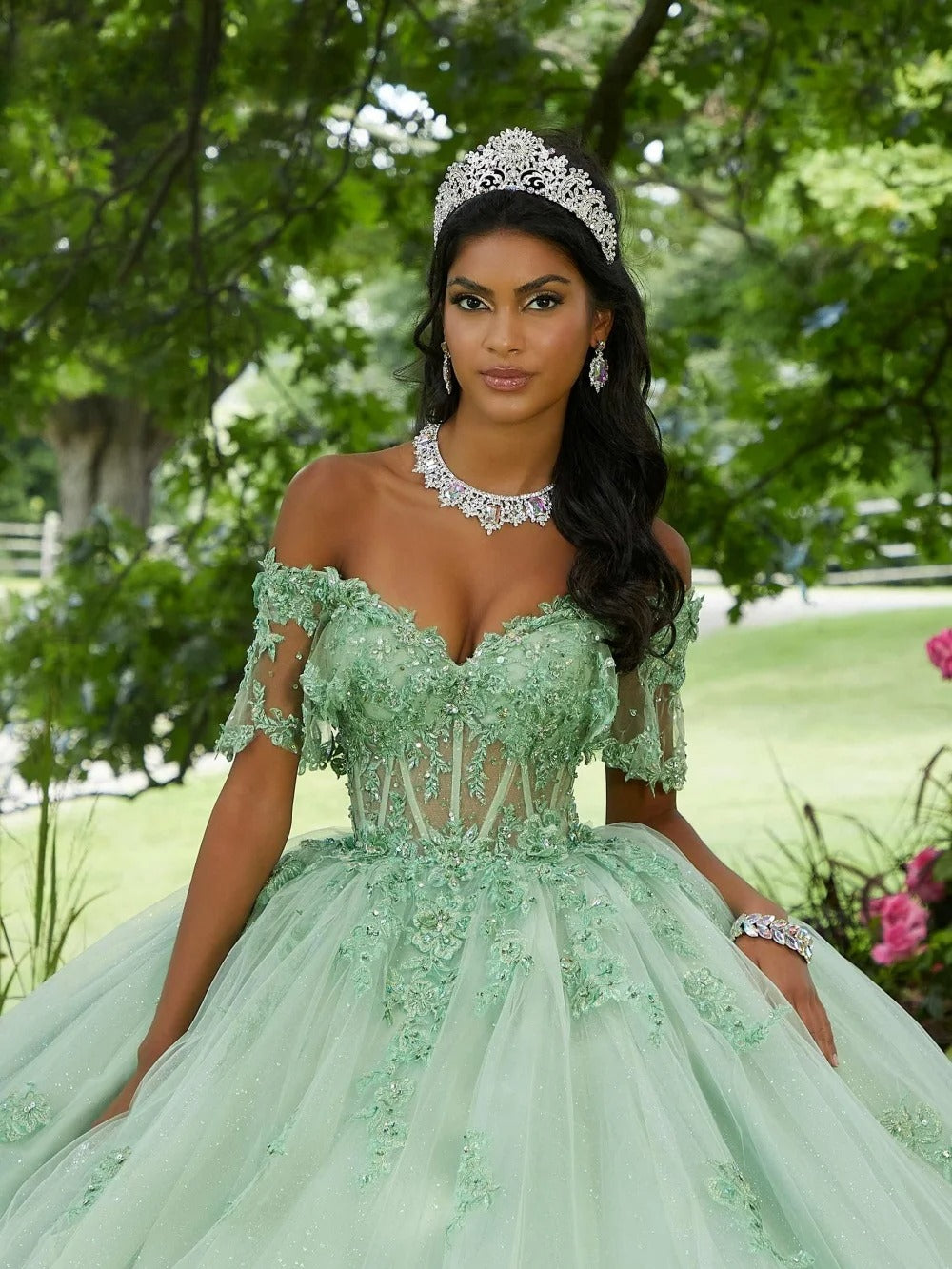 Robe de Quinceañera Classique à Encolure Cœur 2025 Robe de Soirée Élégante Appliques Scintillantes Robe de Bal Cœur Robe de Fête pour Seize Ans