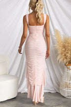 فستان ماكسي من قماش كاستين المنسوج بشبكة وتفاصيل كشكشة مرتفعة ومنخفضة الحاشية مع خاصية التمدد