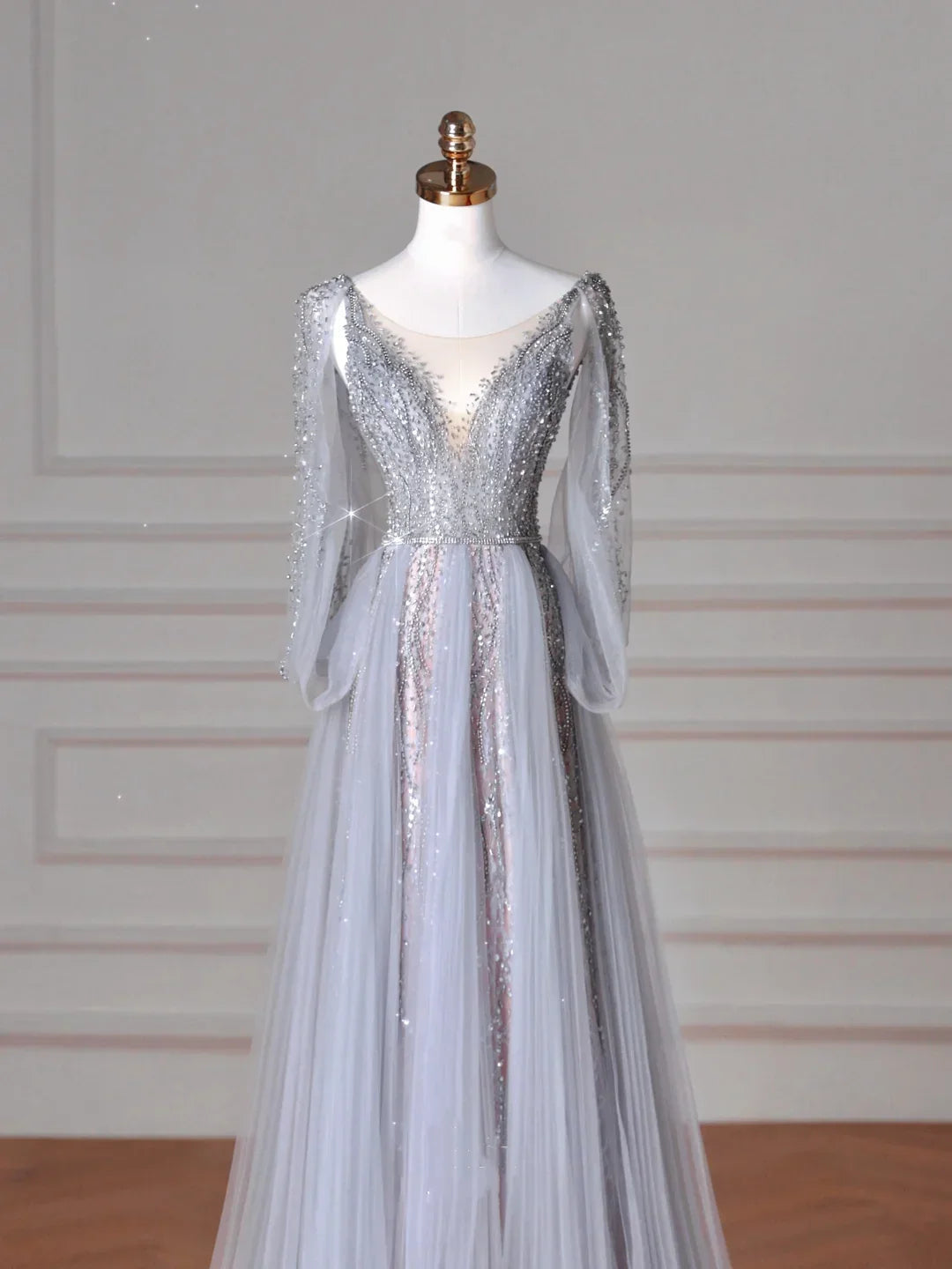 Elegante abito da sera blu con scollo a V, paillettes, perline e tulle, linea ad A, senza schiena Y8644