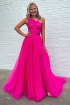 Abito da sera in tulle con pizzo, spalla unica e spacco, linea a trapezio