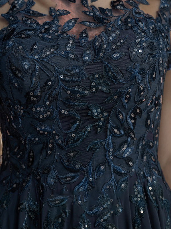 Robe de mère de la mariée en mousseline, longueur au sol, coupe en A, décolleté arrondi, ornée d'appliques et de paillettes