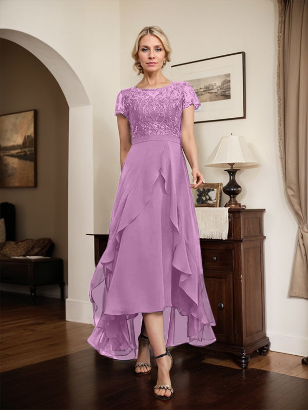 Robe de mère de la mariée en mousseline et dentelle asymétrique illusion à encolure dégagée, coupe en A, avec nœud, volants et paillettes