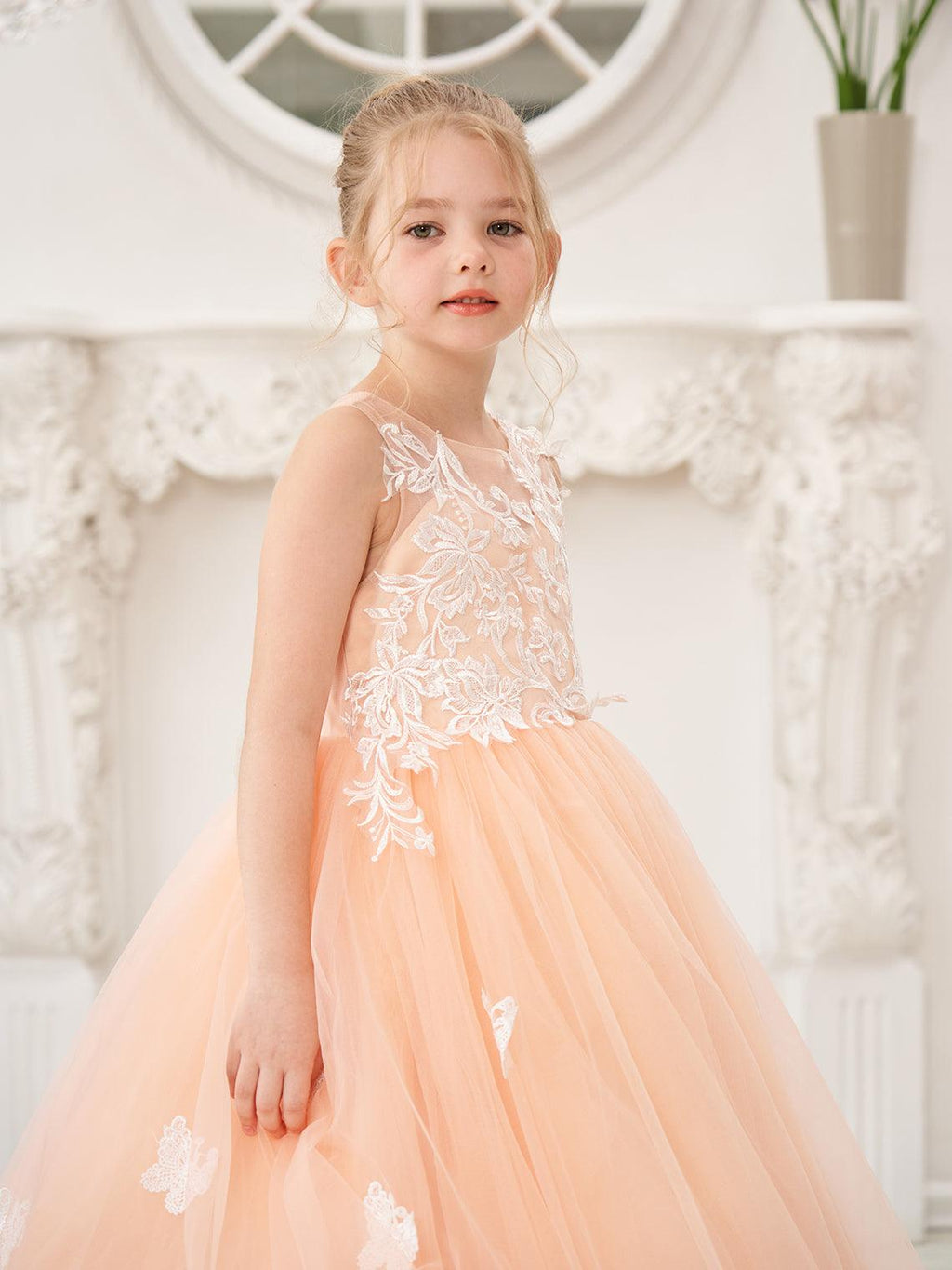 Elegant Sleeveless Tulle Flower Girl Dress With Applique Lace And Sweep Train