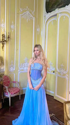 Vestido longo azul claro de festa e cerimónia em chiffon, modelo A, com decote ombro a ombro Y8045