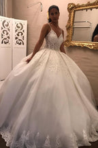 Classic V Neck Floor Length Ball Gown With Spaghetti Straps Lace Appliques Tulle