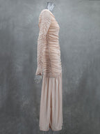 Abiti da Sera Lunghi a Maniche Lunghe Aderenti e Plissettati in Tinta Unita con Scollo Tondo e Spacco Trasparente