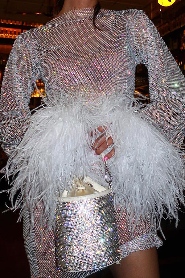 Abito Corto da Festa con Maniche di Piume e Stoffa con Strass Sorpresa Notturna