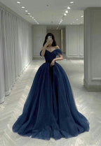 Vestido de Festa Azul Brilhante com Ombros Descobertos, Modelo Generoso em Linha A Y389