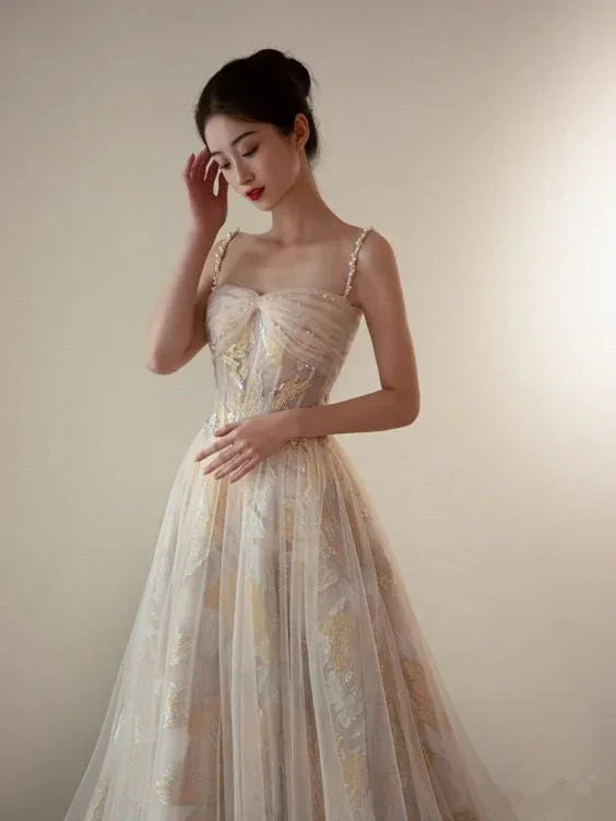 Vestido de baile em tule com flores bordadas em corte evasê Vestido de noite deslumbrante Y287